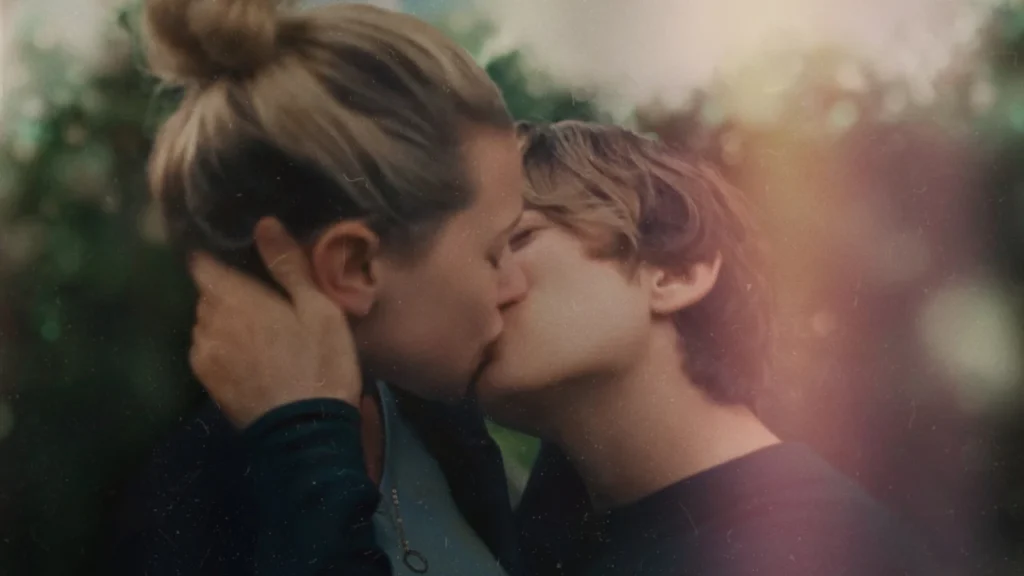 Chemical Hearts (2020)
